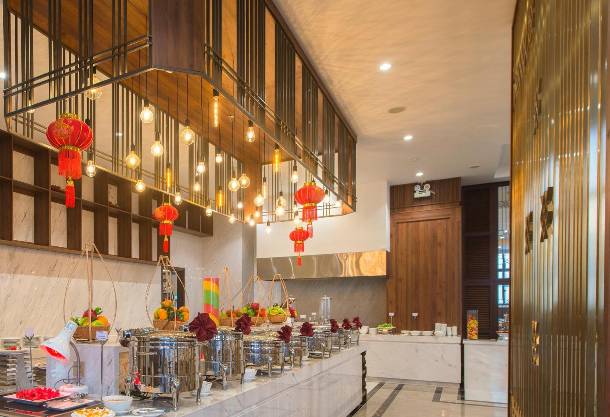 Daphovina Hotel ニャチャン エクステリア 写真