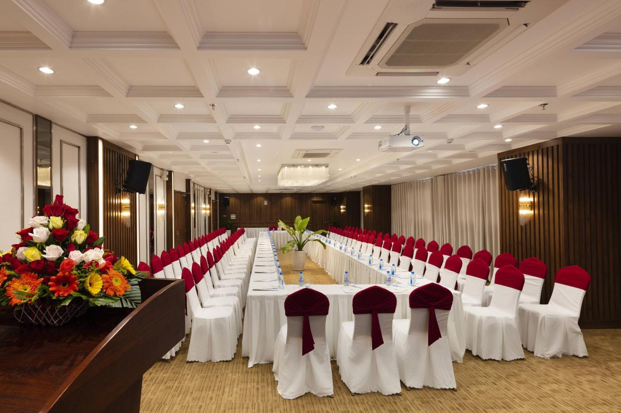 Daphovina Hotel ニャチャン エクステリア 写真
